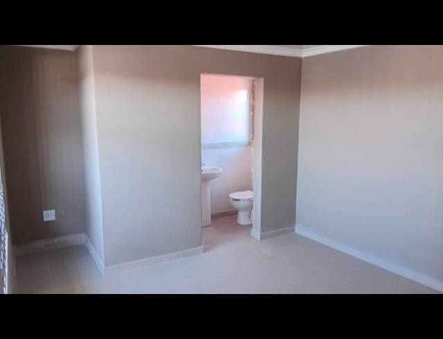 1 BEDROOM PROPERTY TO RENT IN DOBSONVILLE